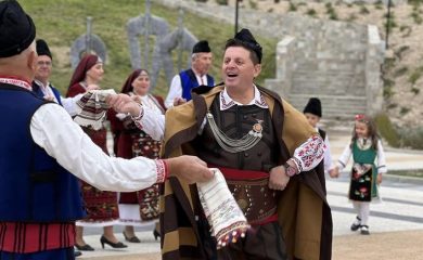 Николай Славеев избра Доспат за сцена на новия си клип