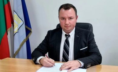 Кметът Павлин Белчев с безапелационна победа в Баните