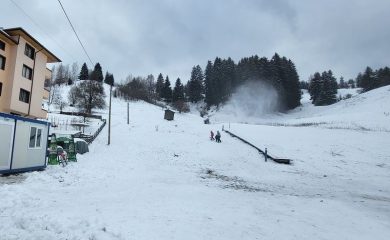 Безплатен ски център радва децата в Чепеларе