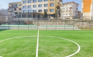 Учениците в ОУ „Васил Левски“-Златоград ще играят на обновена спортна площадка