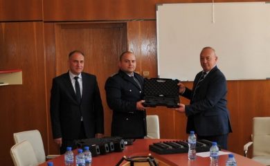 Нови пистолети и тейзери за служители на ОДМВР-Смолян
