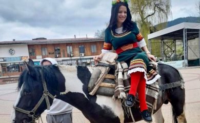 В центъра на Чепеларе ще има шествие с коне