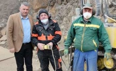 Изграждат чешма в горно Неделино по предложение на кмета Кехайов