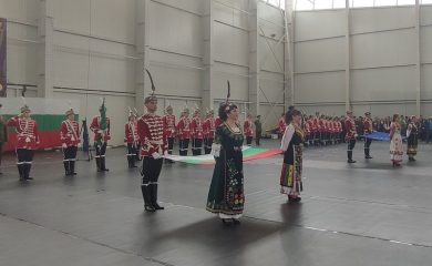 На тържествена церемония в Рудозем връчиха знамето на ученически гвардейски отряд