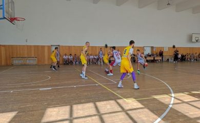 В Златоград се изигра благотворителен баскетболен мач в помощ на дете