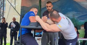 Смелчаци мериха сили в турнир по канадска борба в Чепеларе