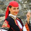 Фолклористката Милана Сивкова е удостоена с Годишната награда на Община Смолян