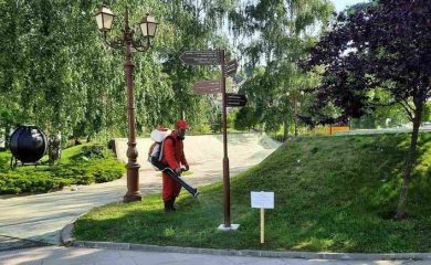 Дезакаризация на тревните площи в Златоград