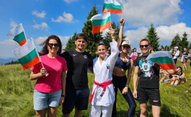 Спортни шампиони зарадваха десетки младежи в Пампорово