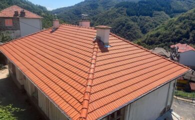Ремонтираха покрива на старото училище в село Аламовци