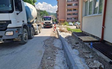 Започна основен ремонт на две улици в девинския квартал “Въртлек”