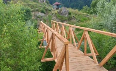 Община Доспат обнови два туристически моста в Барутин