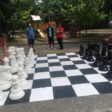 Шах с големи фигури в градския парк на Девин
