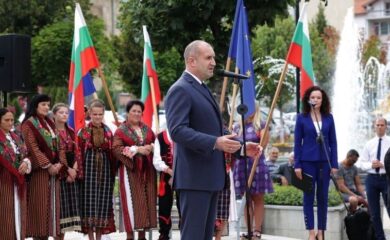 Президентът Радев ще открие Фолклорния фестивал в Неделино