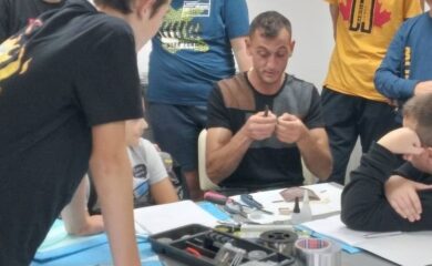 Работилница в Девин обучава младежи в тънкостите на рибарството