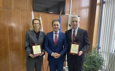 Д-р Славяна Ушева и д-р Петър Димитров станаха почетни граждани на Златоград