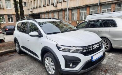 Смолянската болница се оборудва с две нови коли за пациентите на хемодиализа