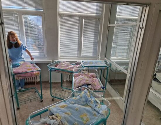 Радост и щастие! 5 момичета се родиха за денонощие в смолянската болница