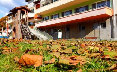 Близо 1 млн. лева за обновяване на детските градини в Елховец и Чепинци