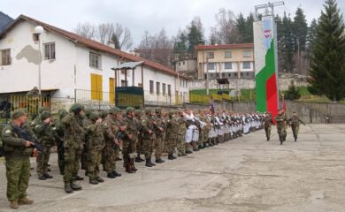 Дeн нa oтвopeните вpaти в 101-ви aлпийcĸи пoлĸ на 5 май