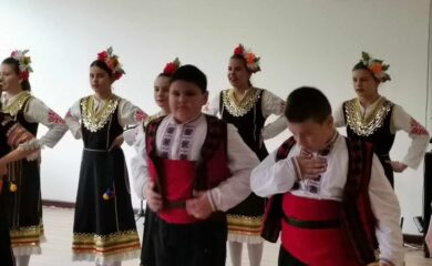 Девински таланти впечатлиха с изявите си в празничния концерт „Подарък за мама“