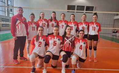 Момичетата на Езиковата гимназия спечелиха областните игри по волейбол