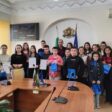 Зам.-кметът на Мадан награди талантливи деца за участието им в два конкурса