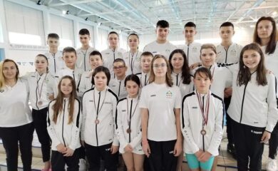 Смолянски плувци се върнаха с 19 медала от международен турнир