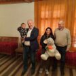 Кметовете Мелемов и Седянков дариха подаръци на бебе в Широка лъка