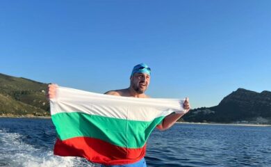 Историческо! Петър Стойчев преплува протока Гибралтар