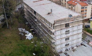 Ремонтират сградата-корпус към Средното училище в Мадан