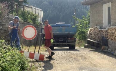 Ремонтират водопреносната мрежа в Момчиловци