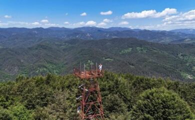 Панорамна вишка край Могилица разкрива удивителна планинска гледка