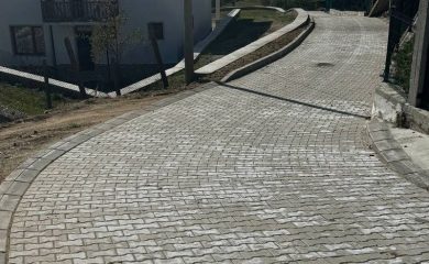 Община Рудозем обнови ключова улица в село Равнината