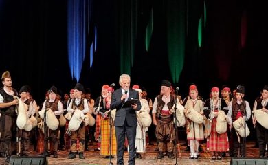 101 каба гайди развълнуваха Смолян с юбилеен фолклорен концерт