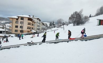 Снежна приказка очаква малчуганите в Чепеларе