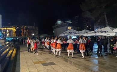 Девин посреща Нова година с музика, червено вино и празнично настроение
