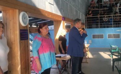 Медали и шоколади за всички плувци в празничен турнир в смолянския басейн