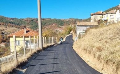 Нов асфалт в родопското село Гълъбово