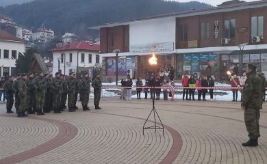 Тържествена заря озари Чепеларе по случай Националния празник Трети март