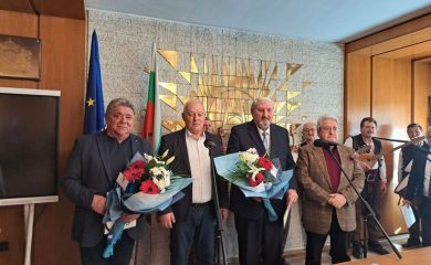 Кметът Мелемов връчи Националната литературна награда „Николай Хайтов“