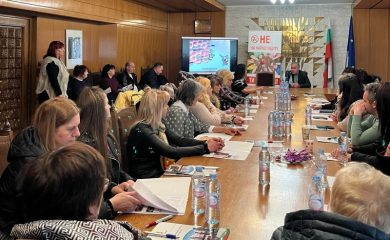 В Смолян разискваха проблемите с употребата на вейпове и енергийни напитки