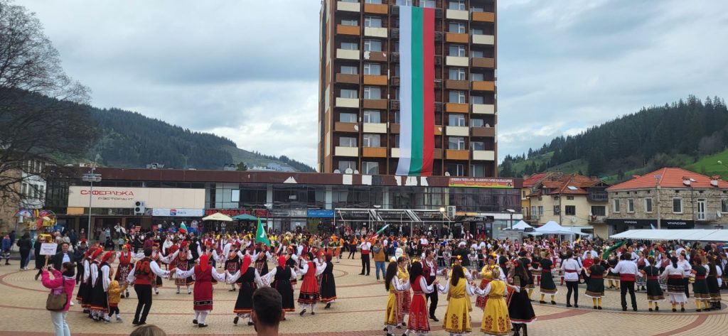 Народно веселие и празник за хората в Чепеларе с много изненади на 17 май