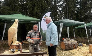Кметът Боран Хаджиев подкрепи благотворителен карвинг пленер в Пампорово
