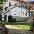 Юбиляри дариха красива арка на родопското село Момчиловци