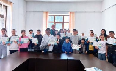 Община Чепеларе награди с грамоти и шоколади талантливи ученици