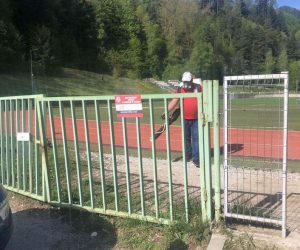 В Смолян започна пръскането против кърлежи и бълхи