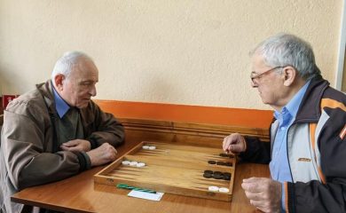 В Чепеларе се изигра турнир по табла с парични награди, осигурени от общината