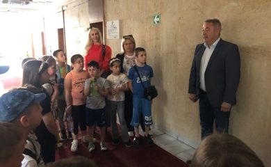 Красимир Даскалов запозна смолянски ученици с дейността на Областна администрация