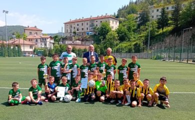 Децата на ФК Мадан и ФК Родопа изиграха приятелски мач